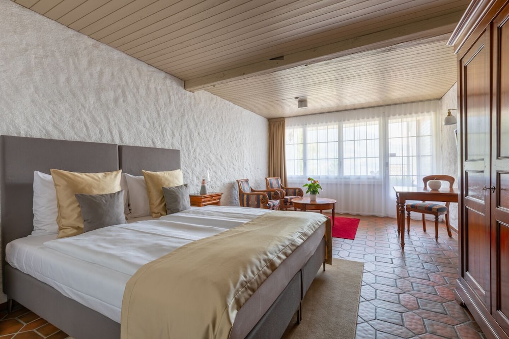 Schloss Hotel Swiss Chalet Merlischachen 8/54