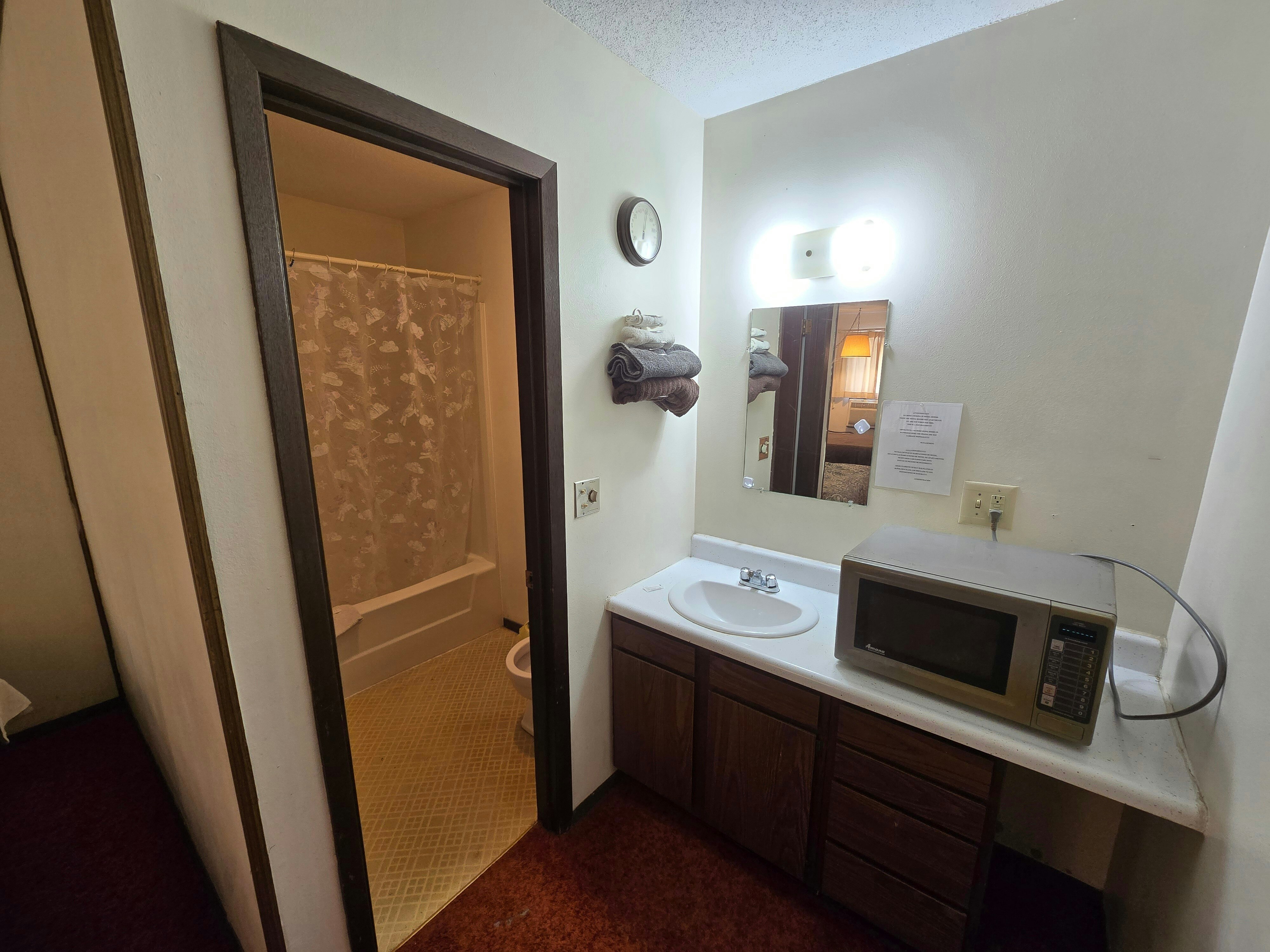 OYO Sandman Inn 52/58