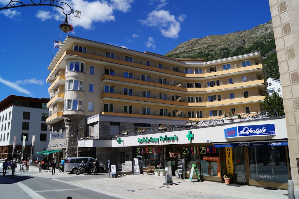 Hotel Schweizerhof Pontresina 57/68
