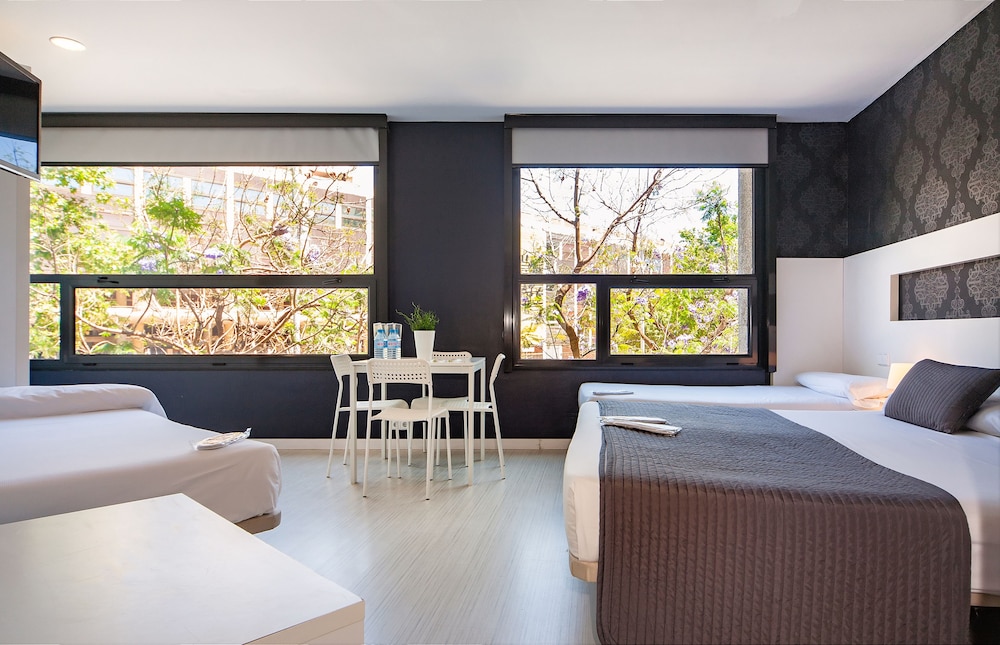 Barna House Hotel 24/50