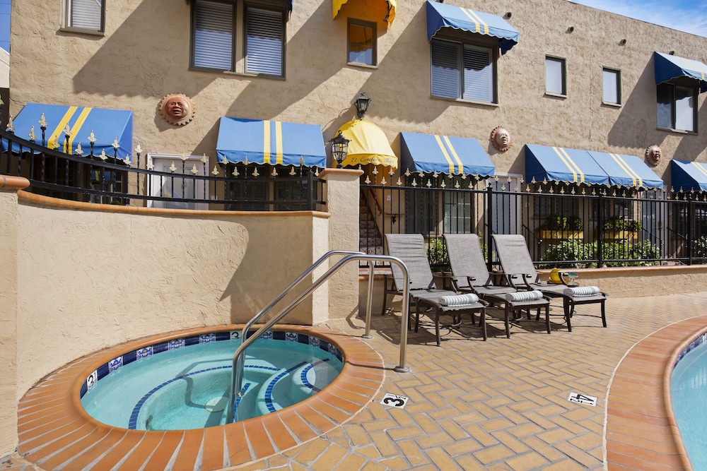 El Cordova Hotel 9/64