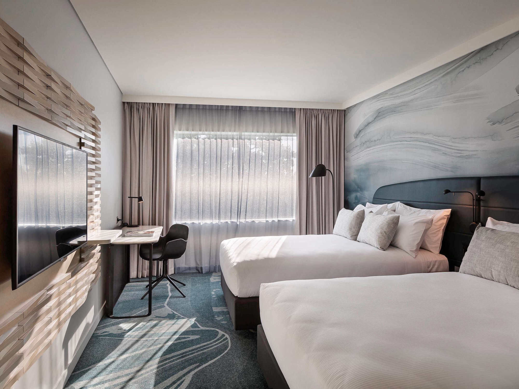 EXECUTIVE, 2 DOUBLE BEDS