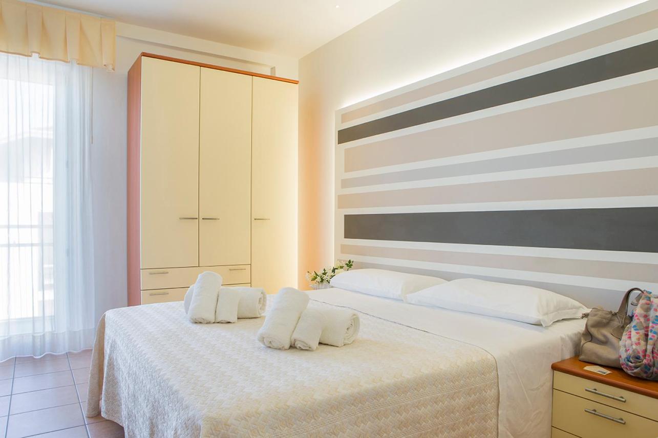 ROOM, DOUBLE BED, BALCONY