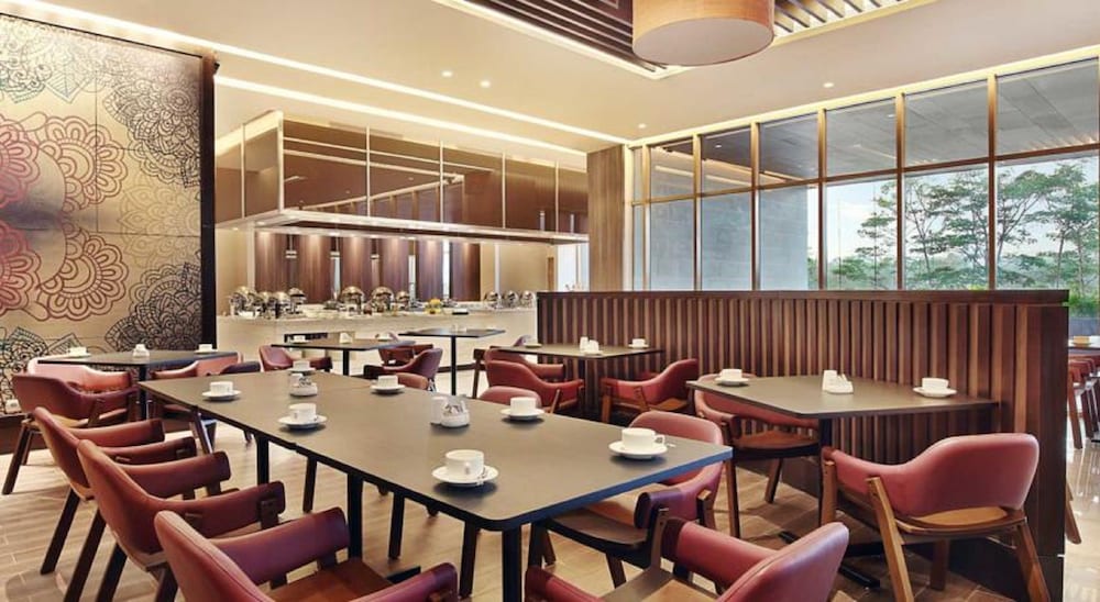 Mercure Karawang 48/66