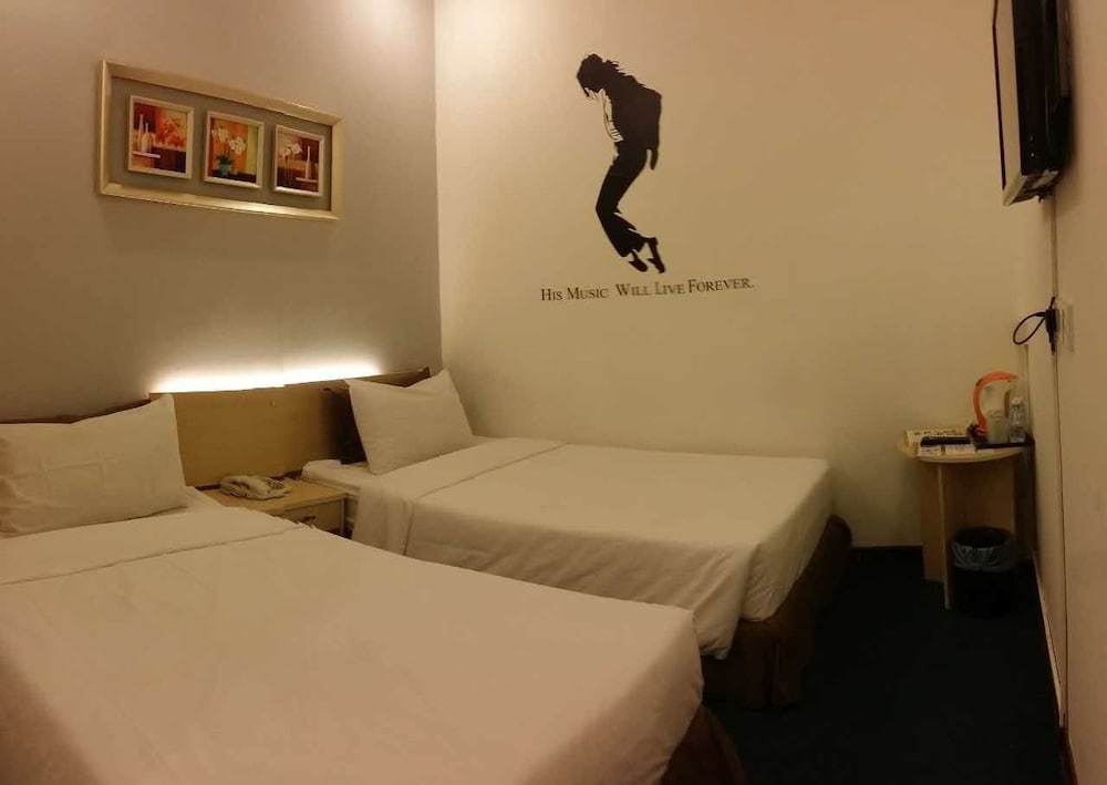 Paragon City Hotel 4/28