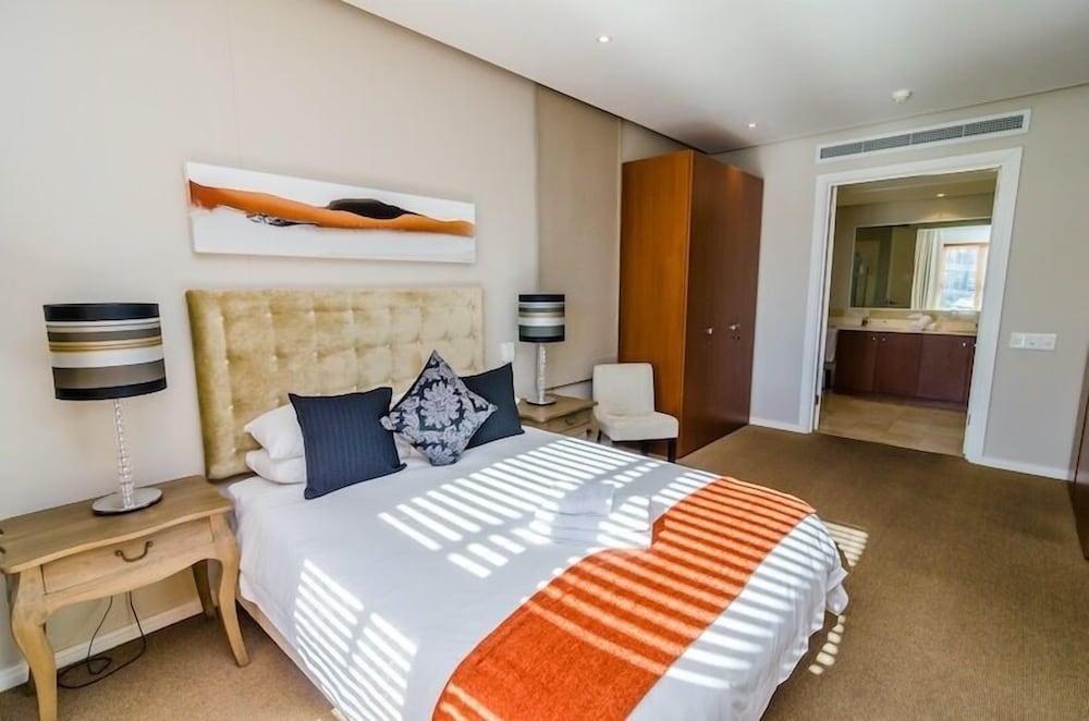 Mountain Marina Luxury Apartments 16/50