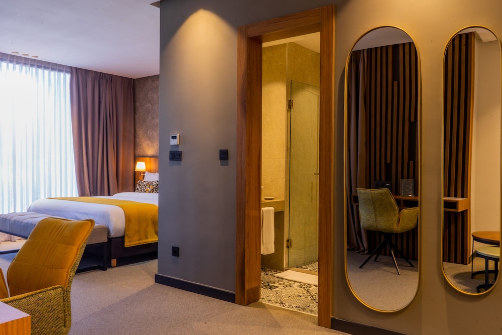 Urban Hotel and Spa 33/33
