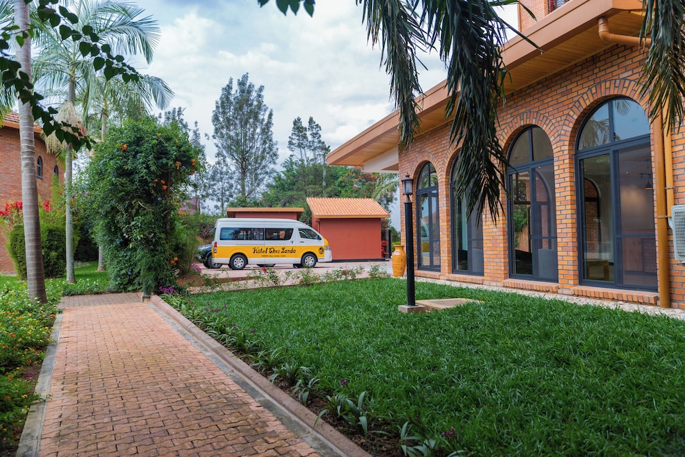 Chez Lando Hotel 68/70