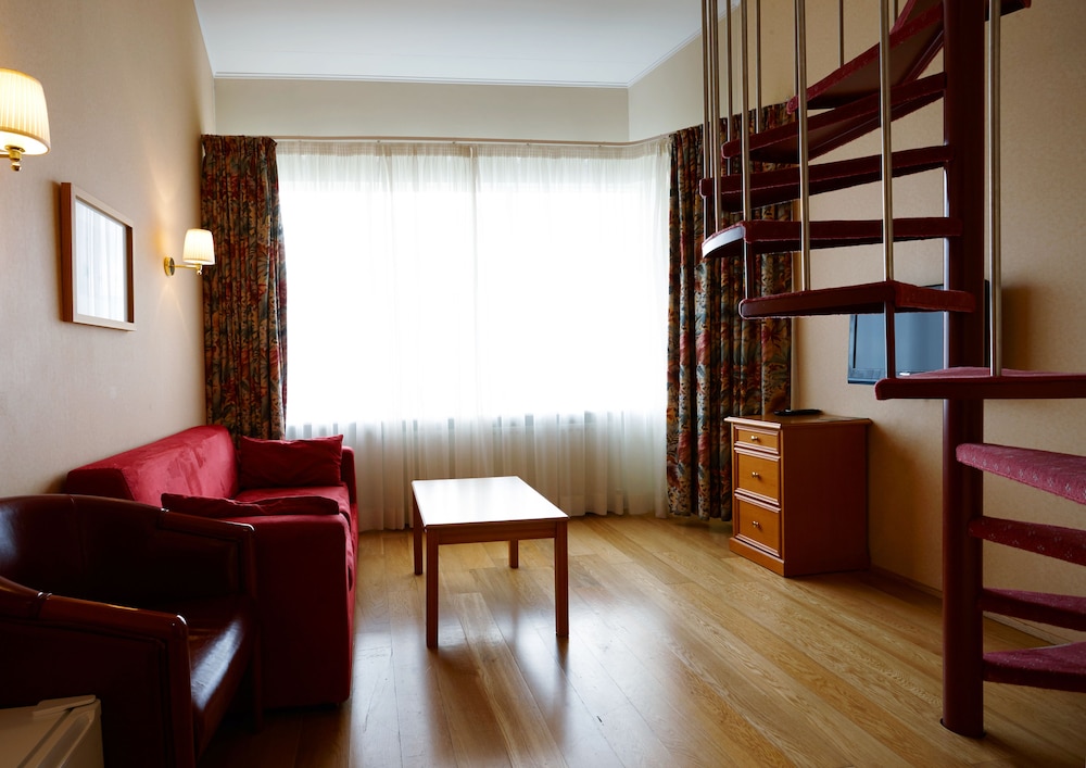 Fosshotel Raudara 40/55