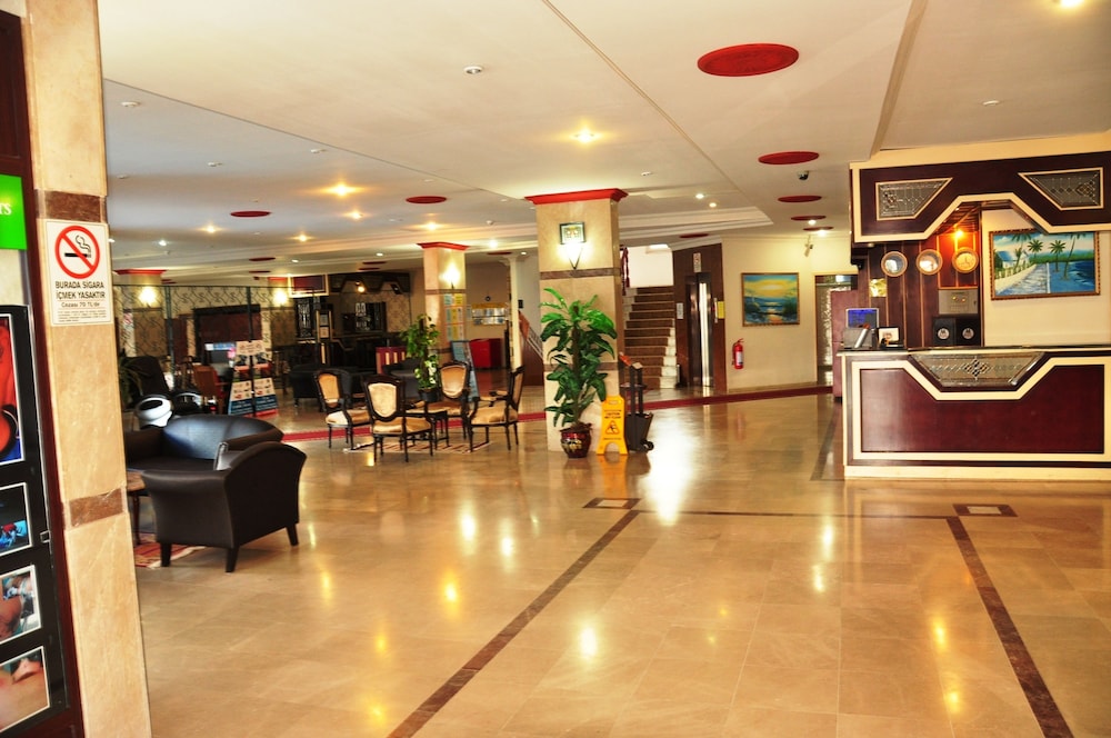 Mustis Royal Plaza Hotel 8/35