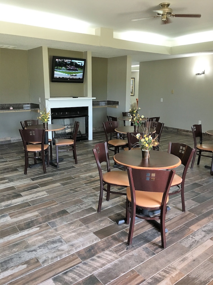 Baymont by Wyndham Creedmoor 32/47