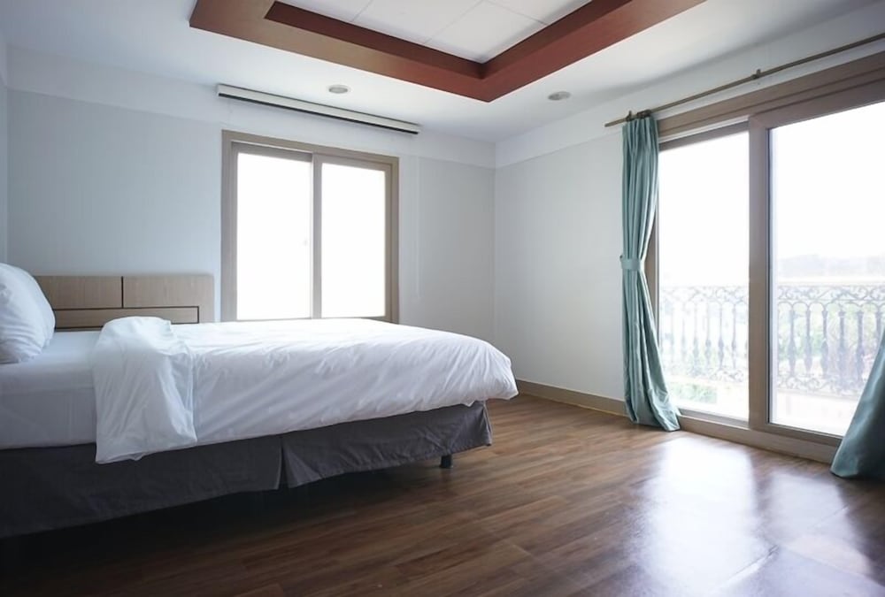 Navis Hotel & Pension 11/41