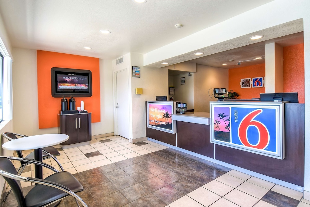 Motel6 Corona, CA - Norco 9/70