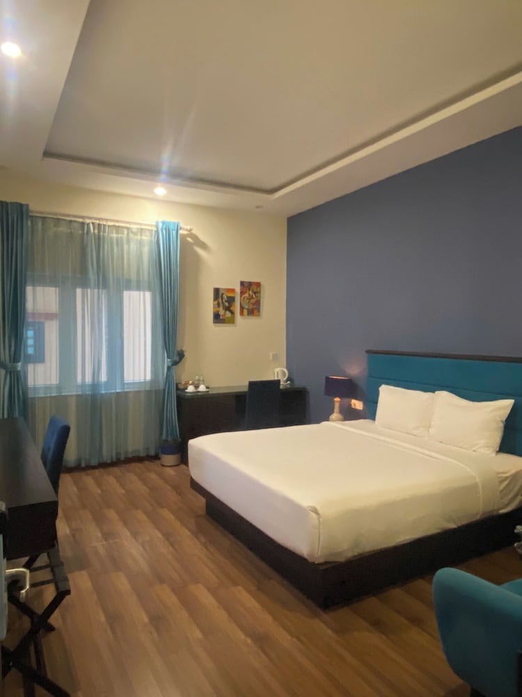 SUPERIOR, DOUBLE BED