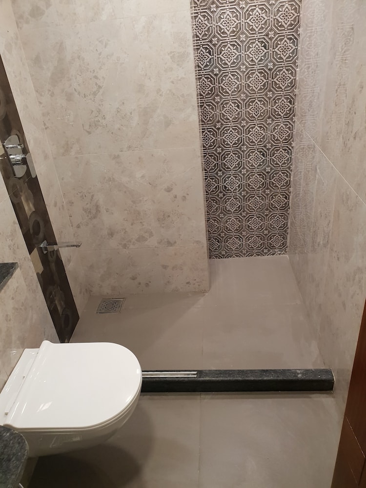 HOTEL MILAN INTERNATIONAL 50/53