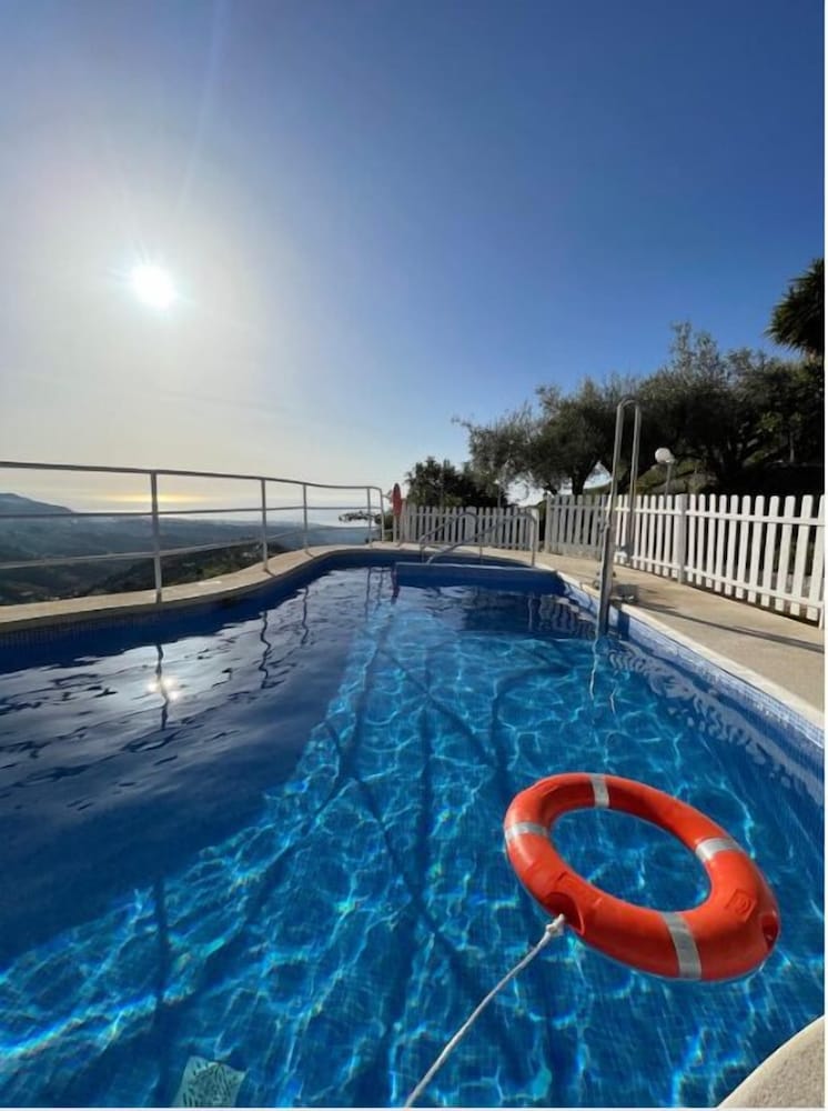 Hotel Rural Los Caracoles 48/72