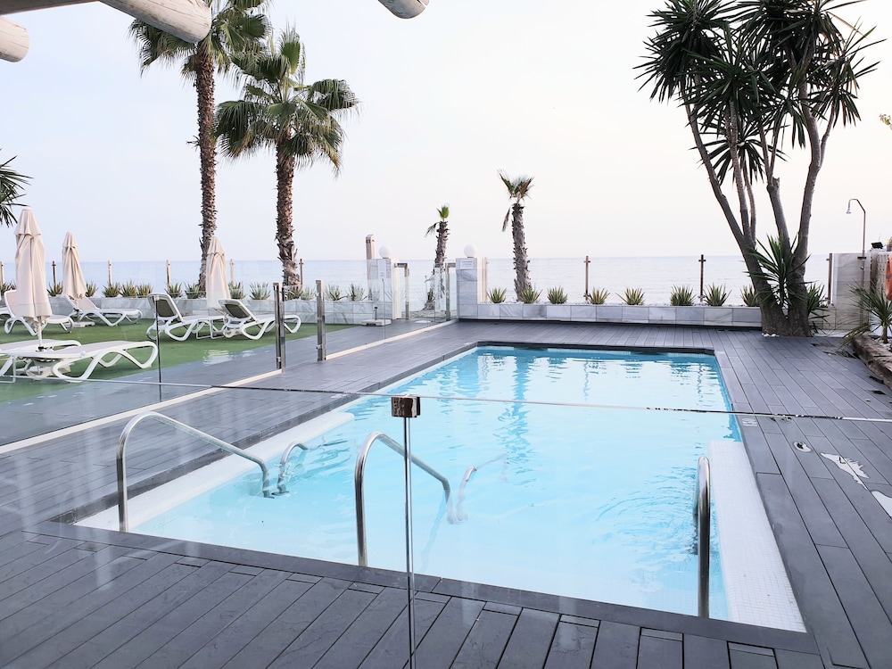 Hotel Santa Rosa 30/58