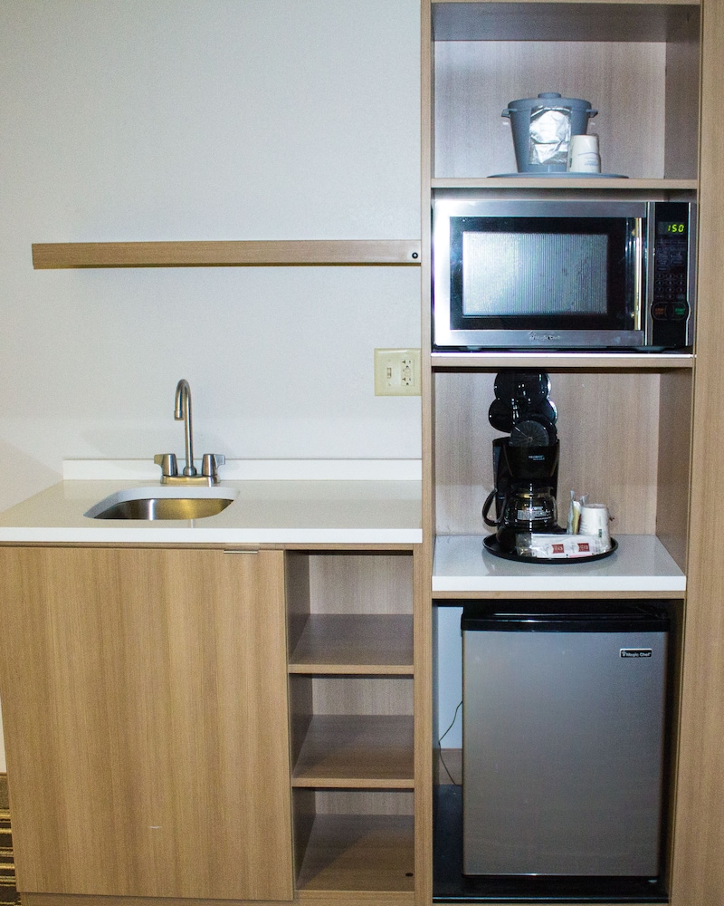 Microtel by Wyndham Penn Yan Finger Lakes Region 35/64