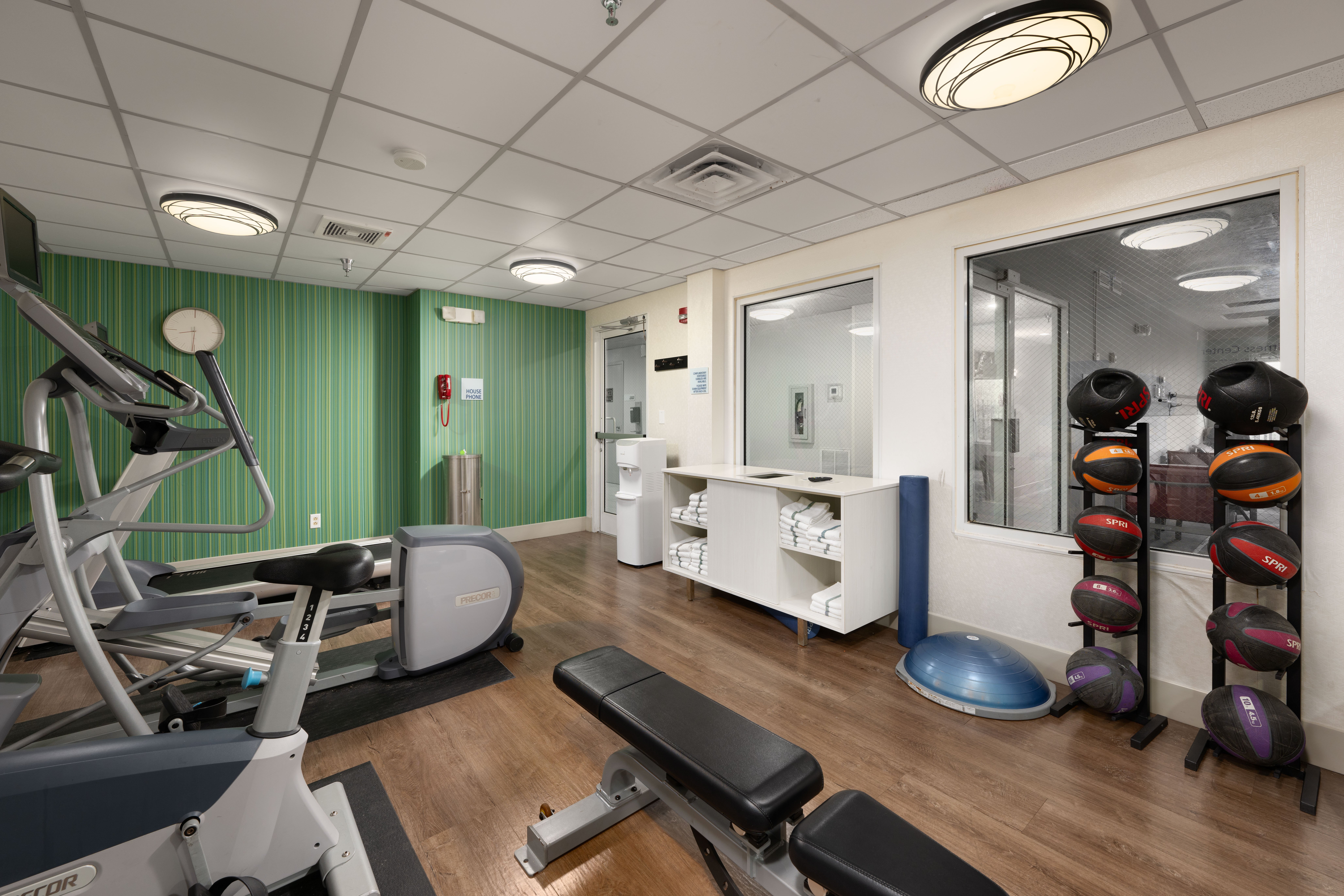 Holiday Inn Express Hotel Suites Chattanooga Hixson 50/75