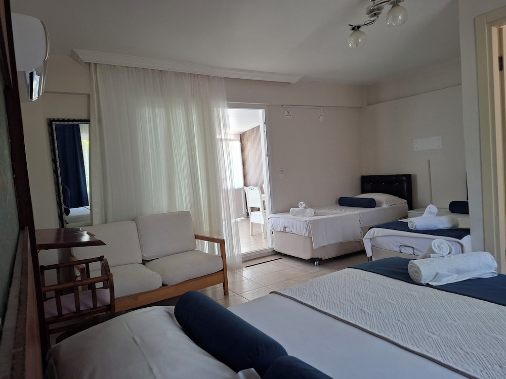 2 Bedrooms, Family, Double and Twin Beds