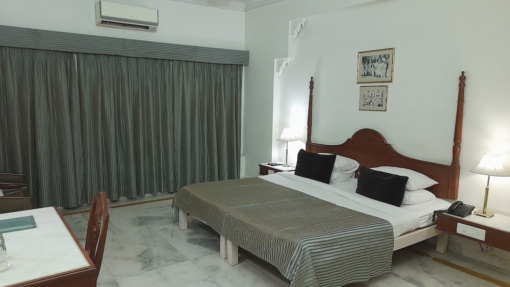 Ram Pratap Palace 19/60