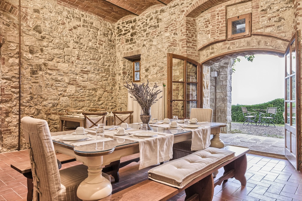 Borgo Di Pietrafitta Relais 48/74