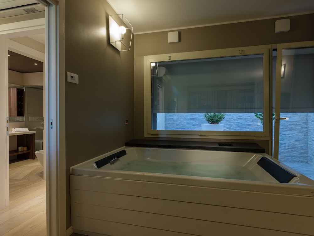 Parc Hotel Germano Suites 34/73