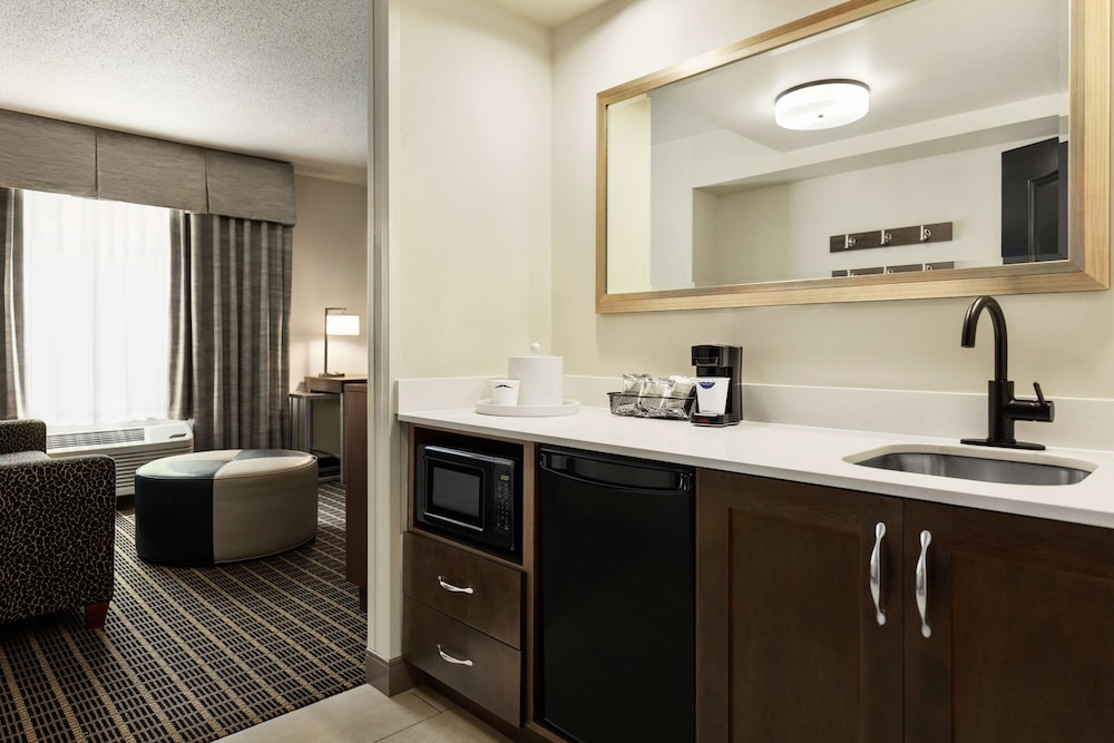 Hampton Inn & Suites Greenville Downtown RiverPlace 3/52