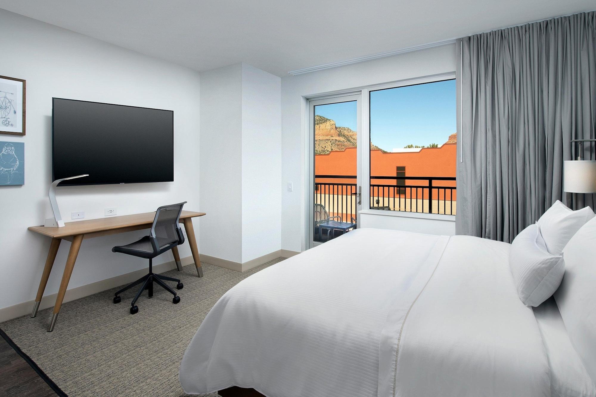 1 Bedroom, Suite, Balcony, Corner
