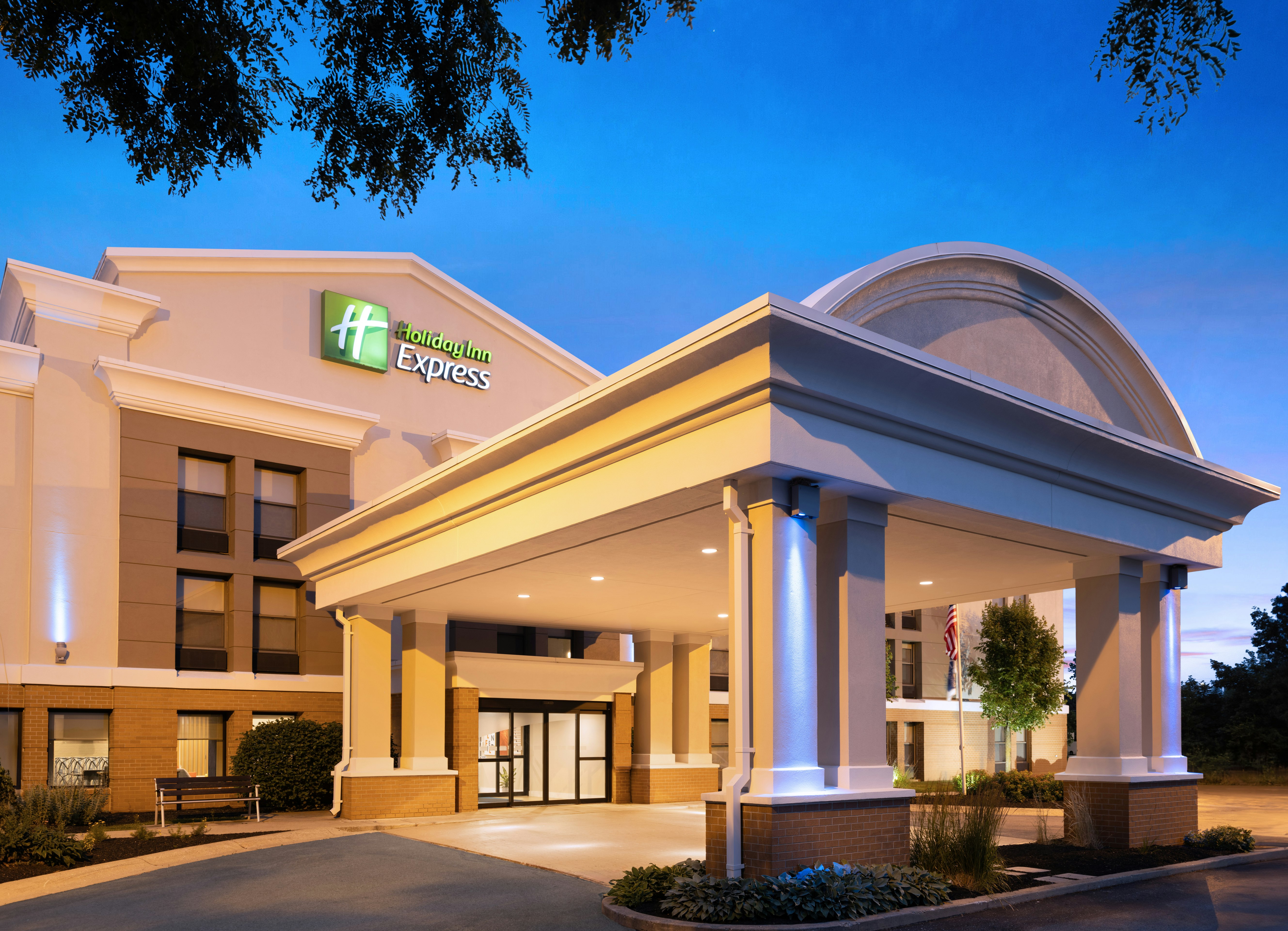 Holiday Inn Express Indianapolis Airport 6/80