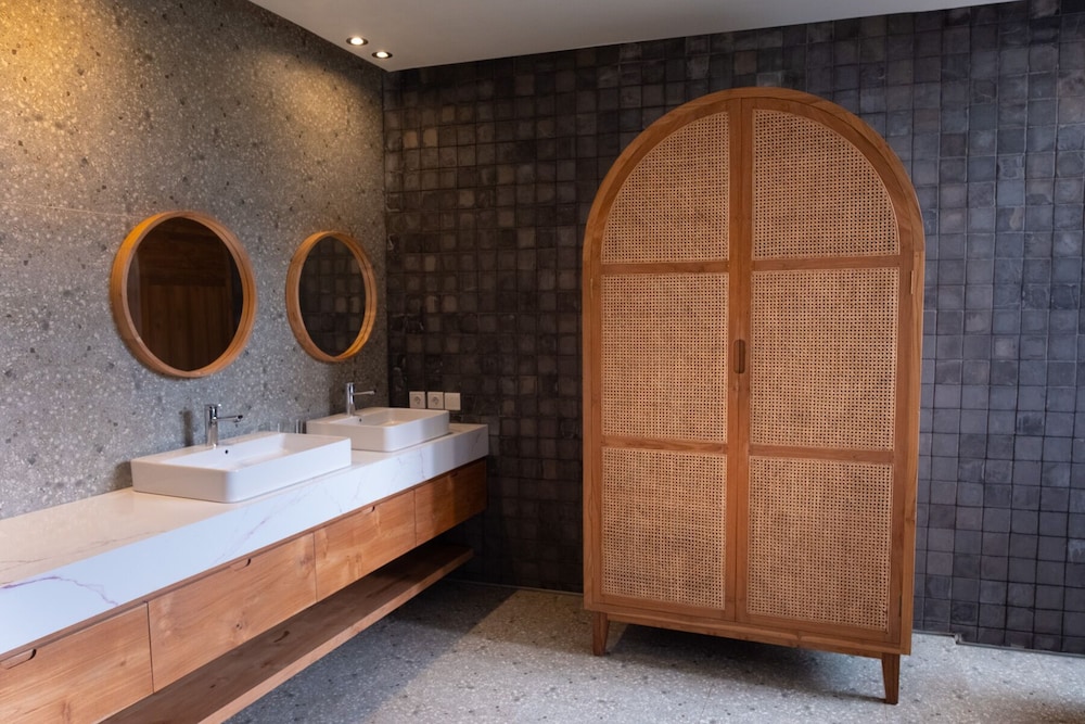 Tegal Sari Accommodation 3/50