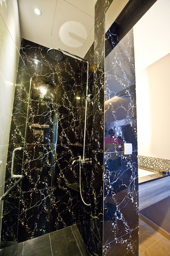 Mercure Singapore Tyrwhitt 37/78
