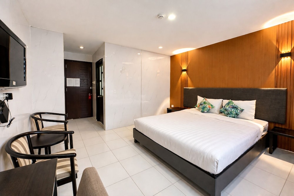SUPERIOR, DOUBLE OR TWIN BED