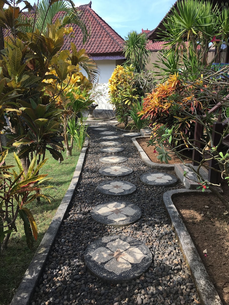 Cassava Bungalow 23/37