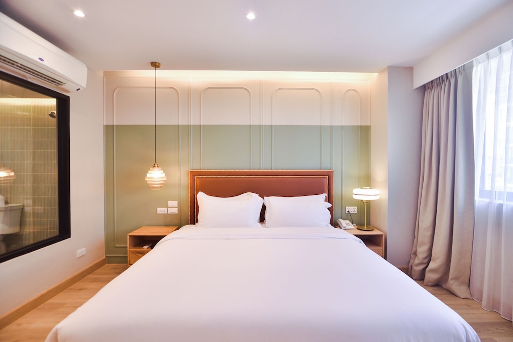 THEE BANGKOK HOTEL 13/65
