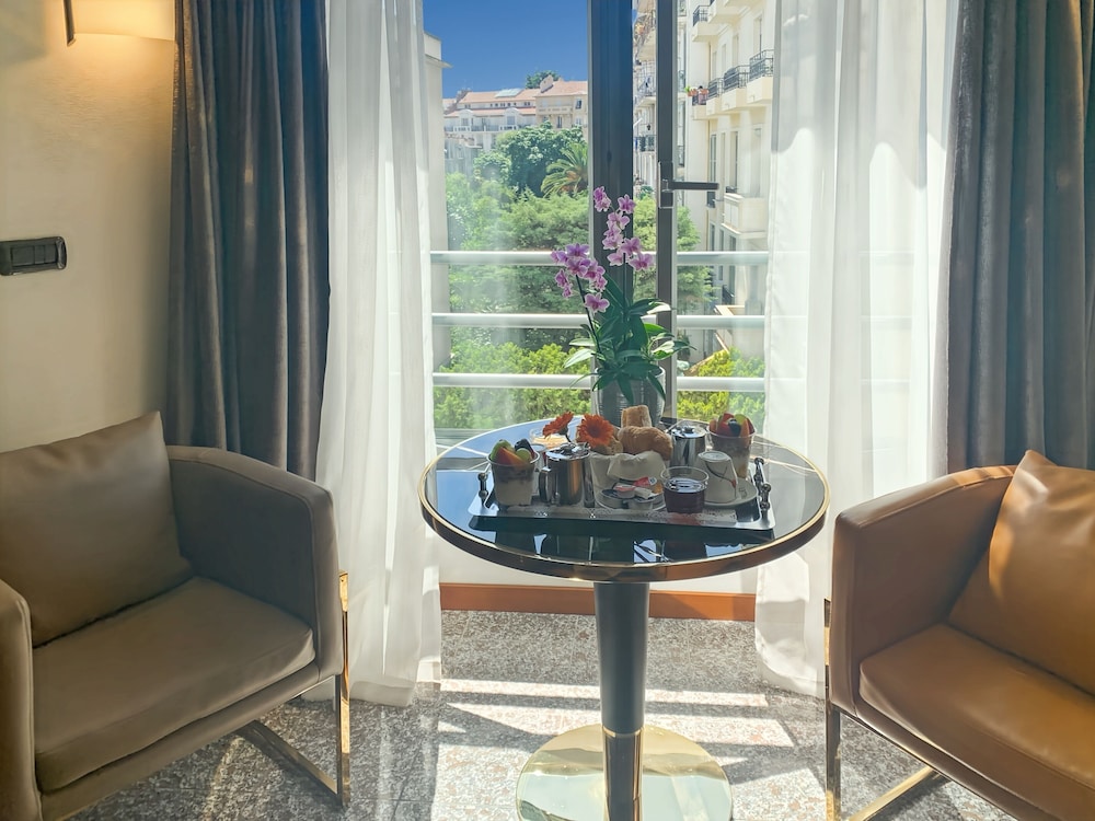 Hotel Goldstar Resort And Suites 27/50