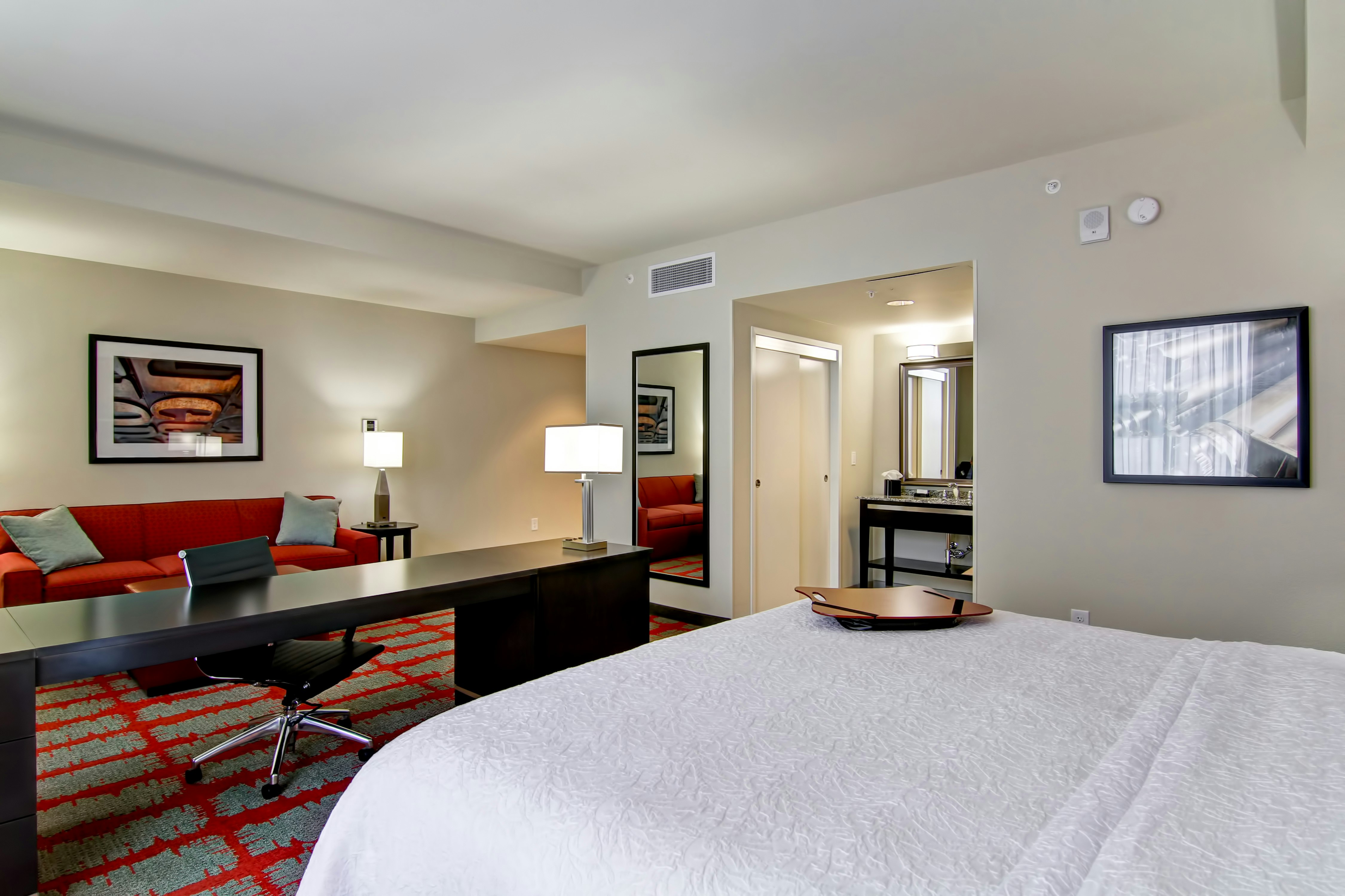 STUDIO, KING BED, ACCESSIBLE