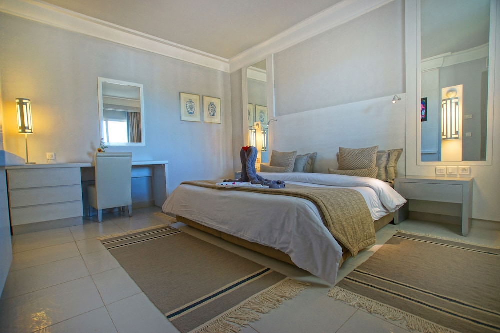 1 BEDROOM, STANDARD, DOUBLE BED, GARDEN VIEW