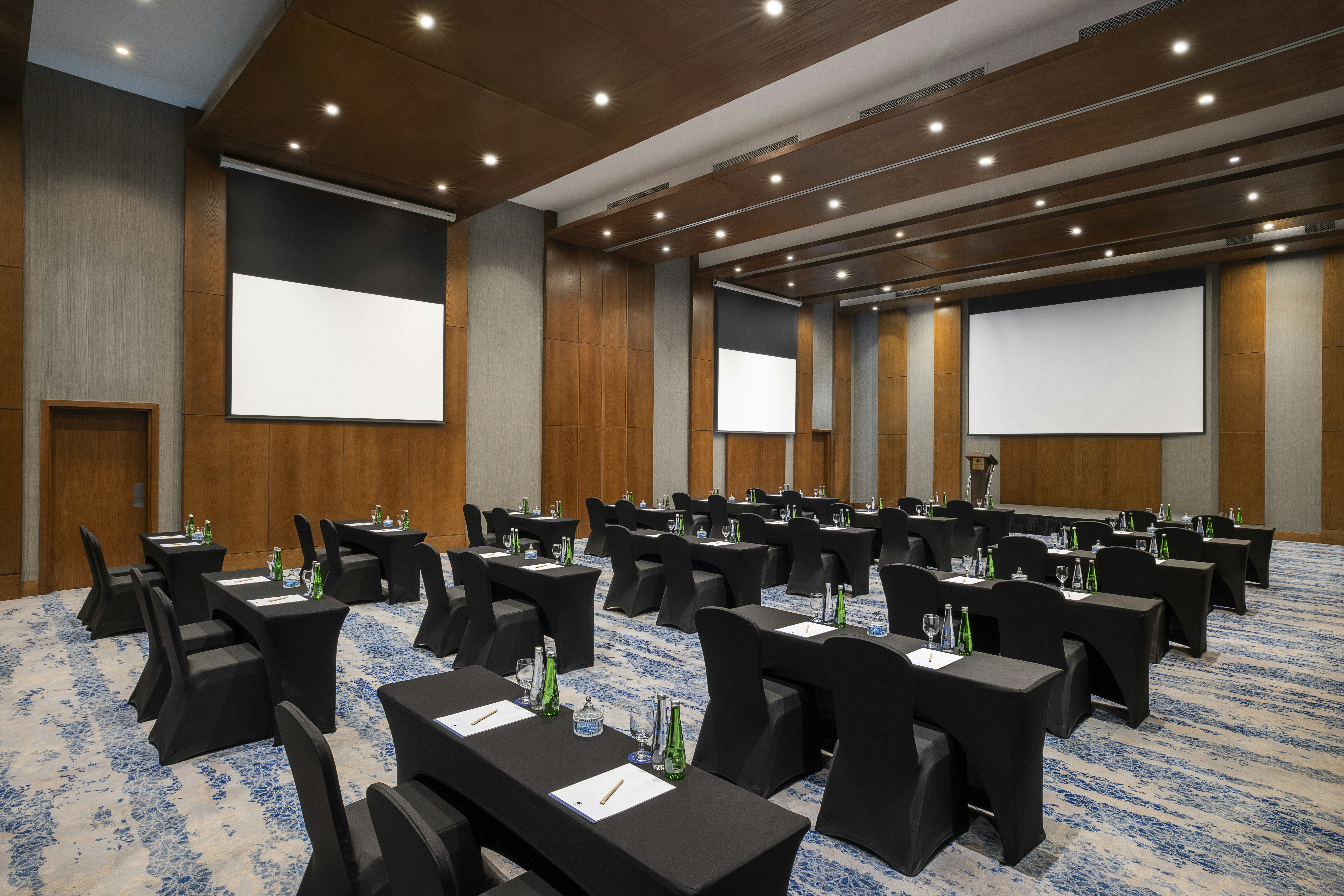 Double Tree by Hilton Resort and Spa Marjan Island 35/50
