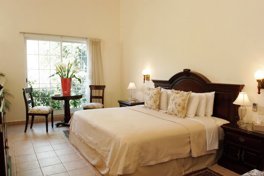 Honeymoon, King Bed, Jetted Tub