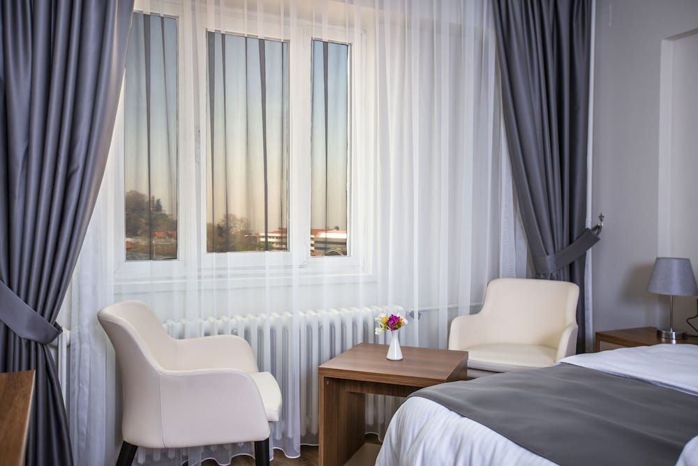 EFEHAN HOTEL 9/24
