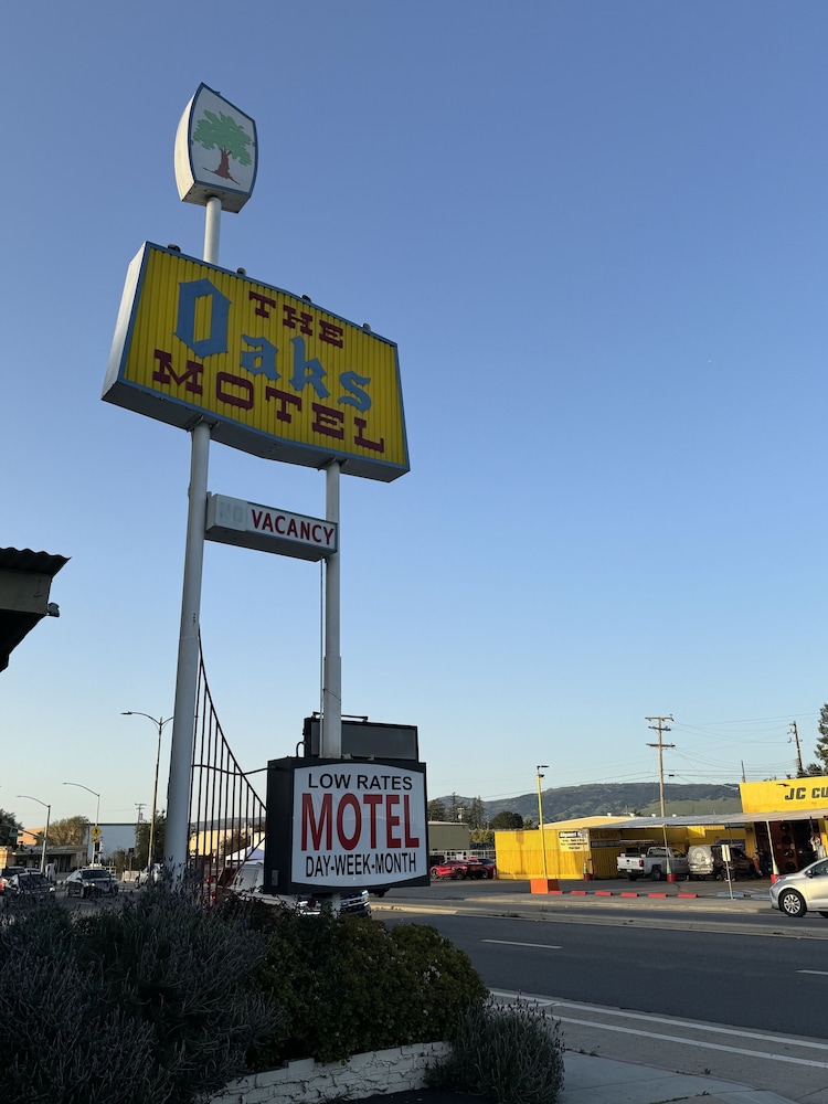 The Oaks Motel 6/10