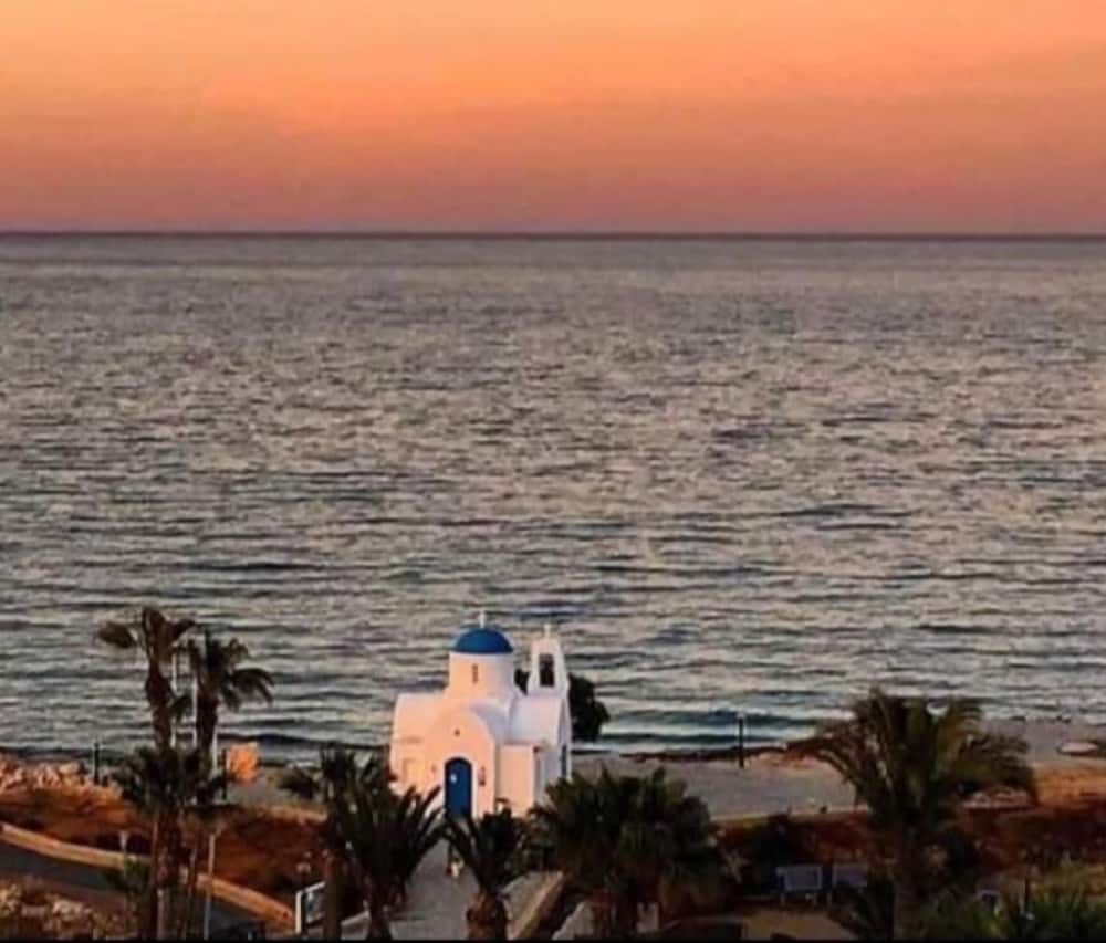 Anais Bay Hotel 60/67