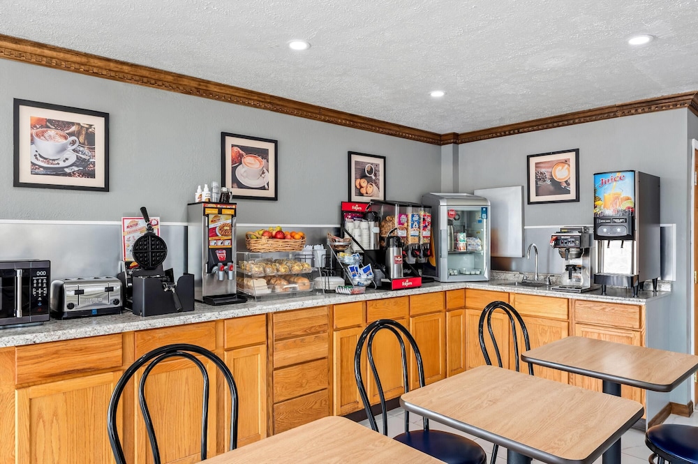 Travelodge By Wyndham Bloomington 42/62