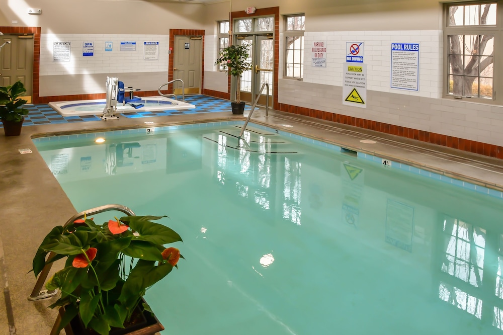 Fort Marcy Hotel Suites 20/50