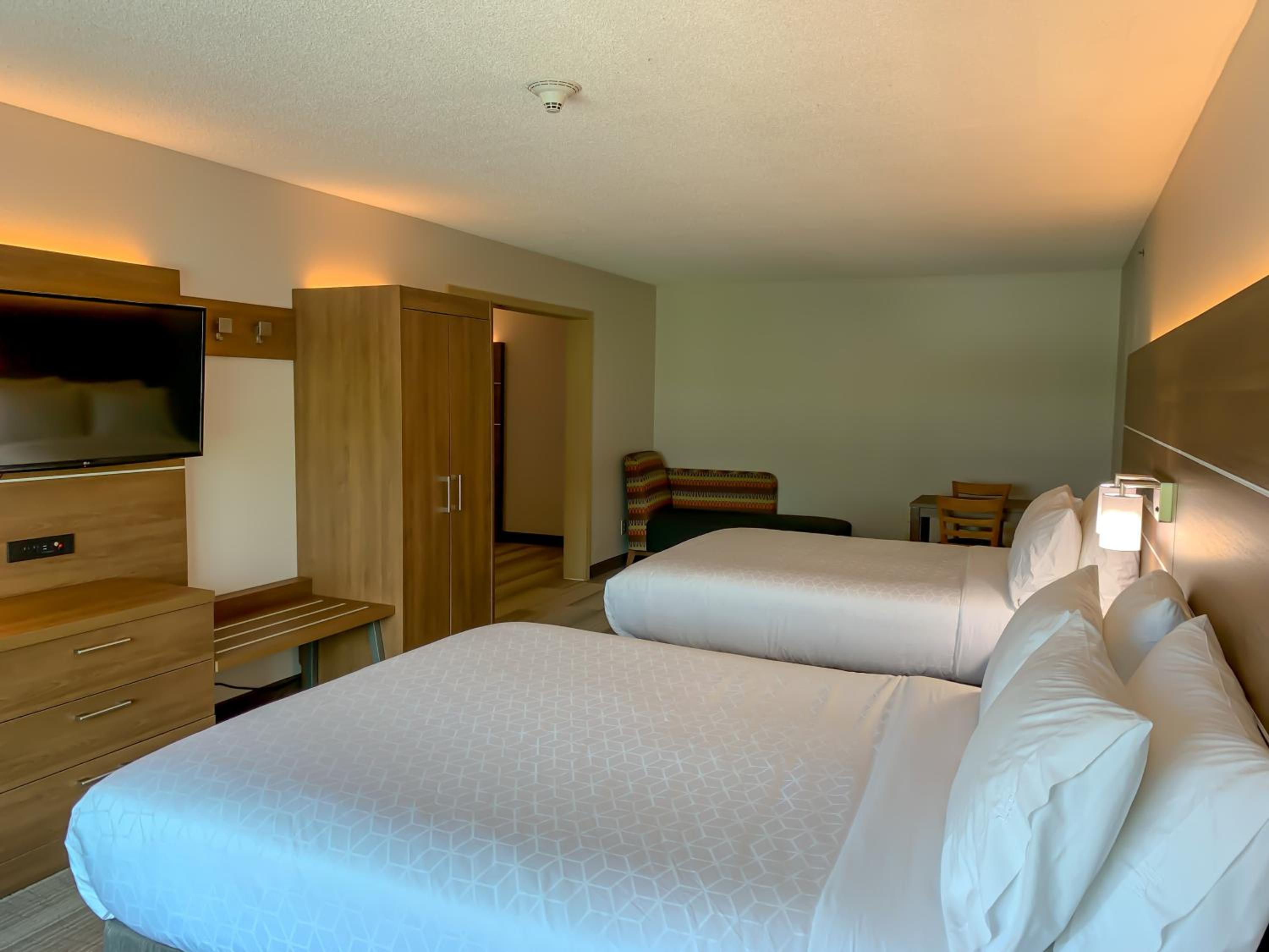 Executive, Suite, Queen Bed