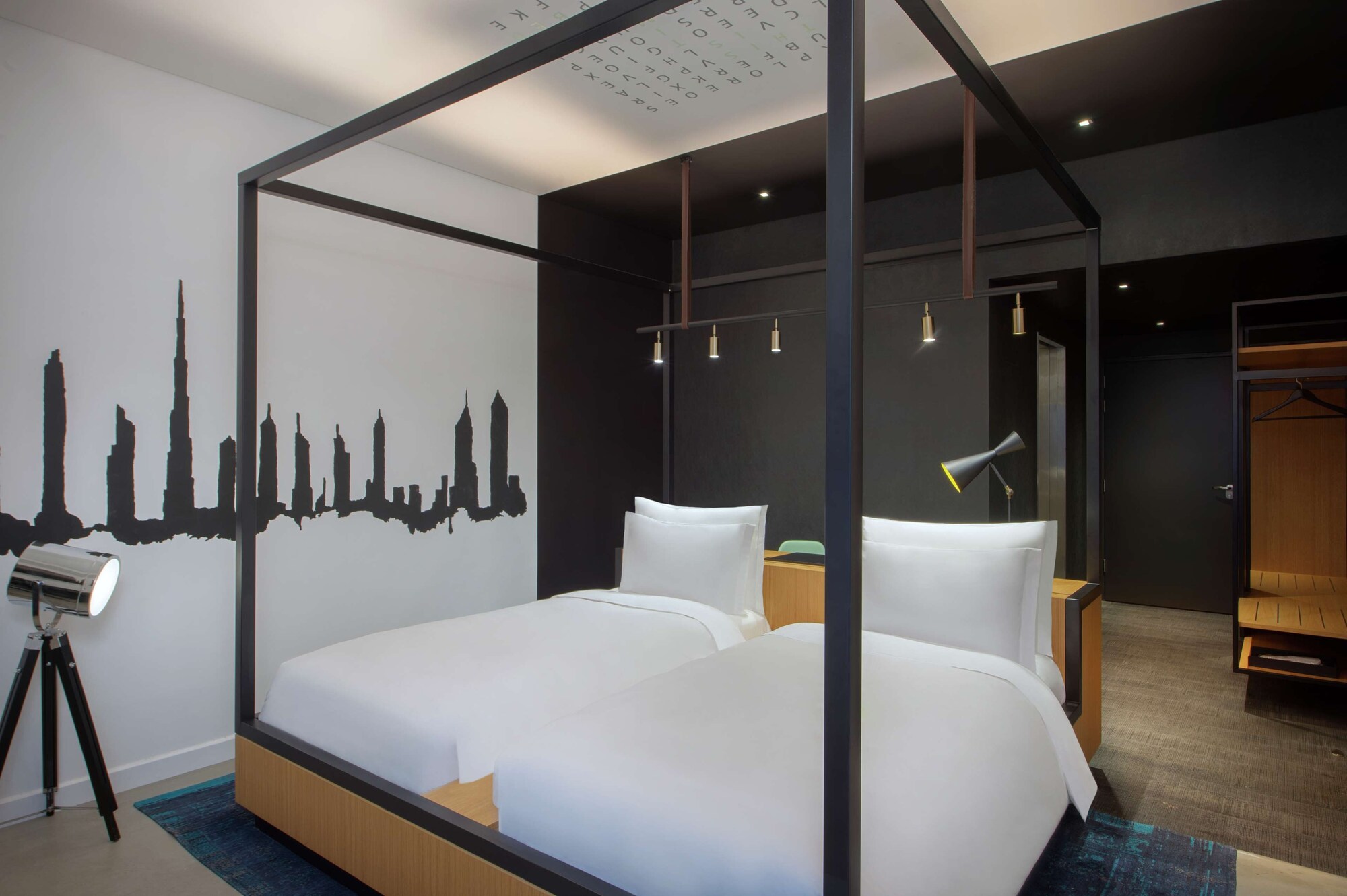 DELUXE, TWIN BEDS, CITY VIEW