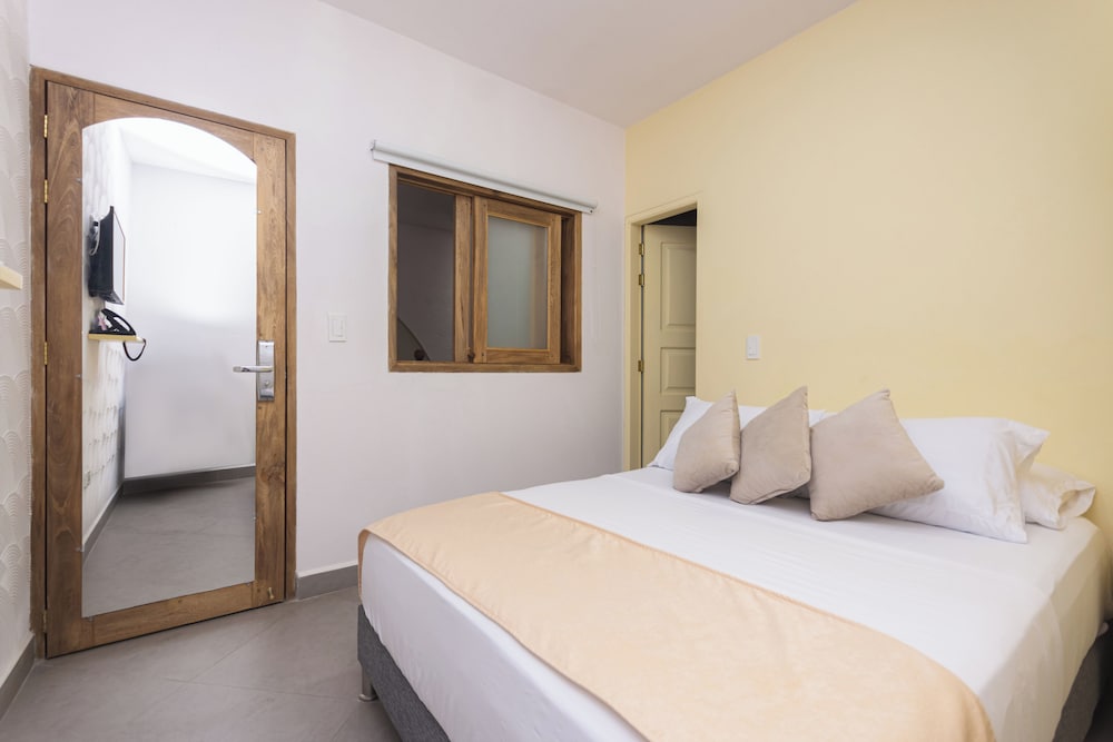 Hotel Chromatic 13/50