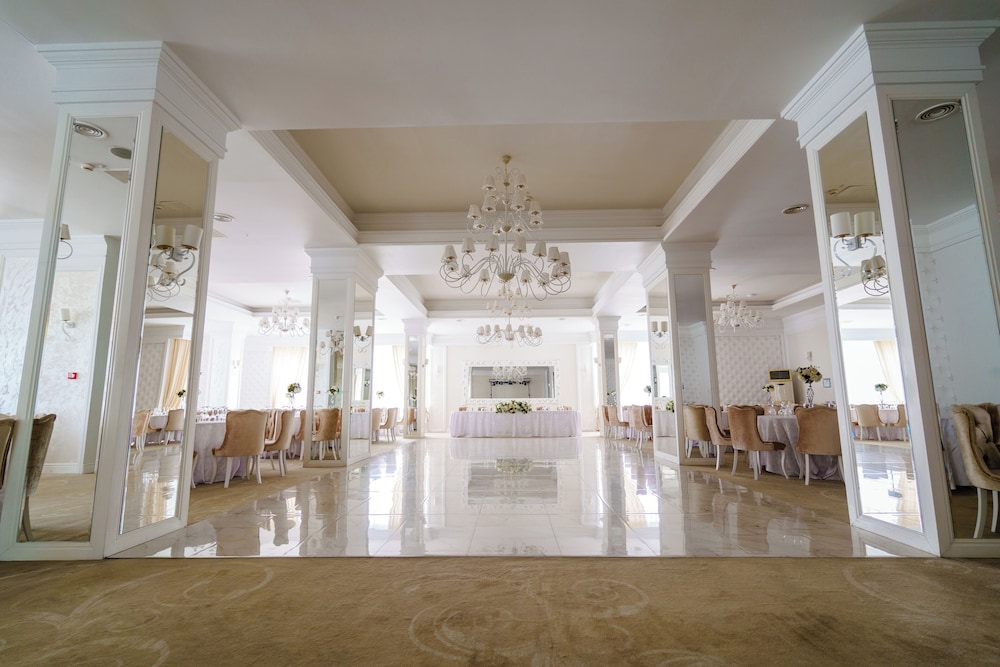 HOTEL CRAIOVITA 30/50