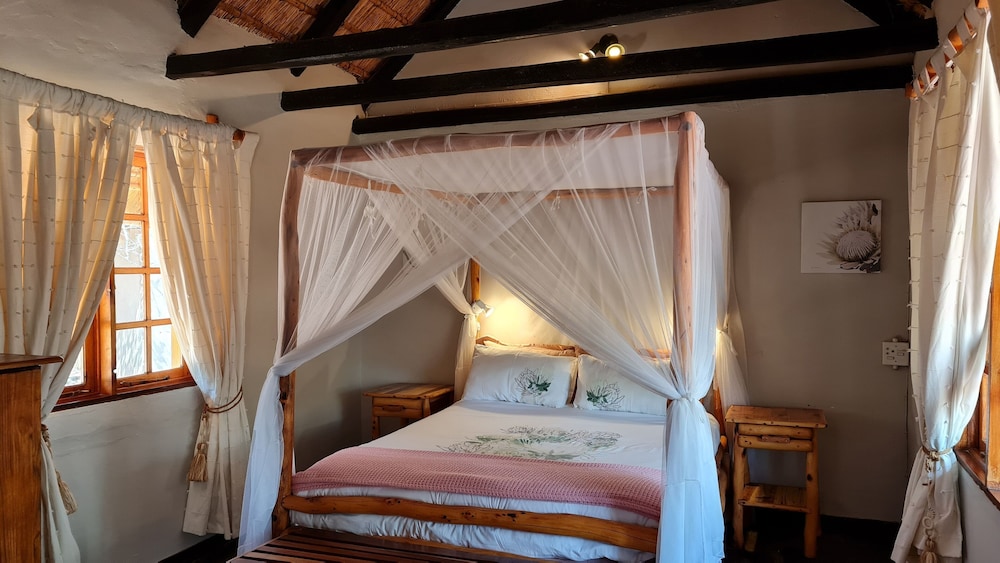 Thornhill Safari Lodge 24/70
